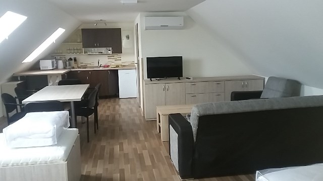 apartman-kostelany-pokoj